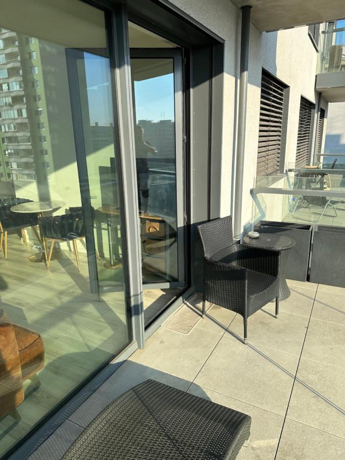 Ein Park Apartment With Free Parking Bratislava Bagian luar foto