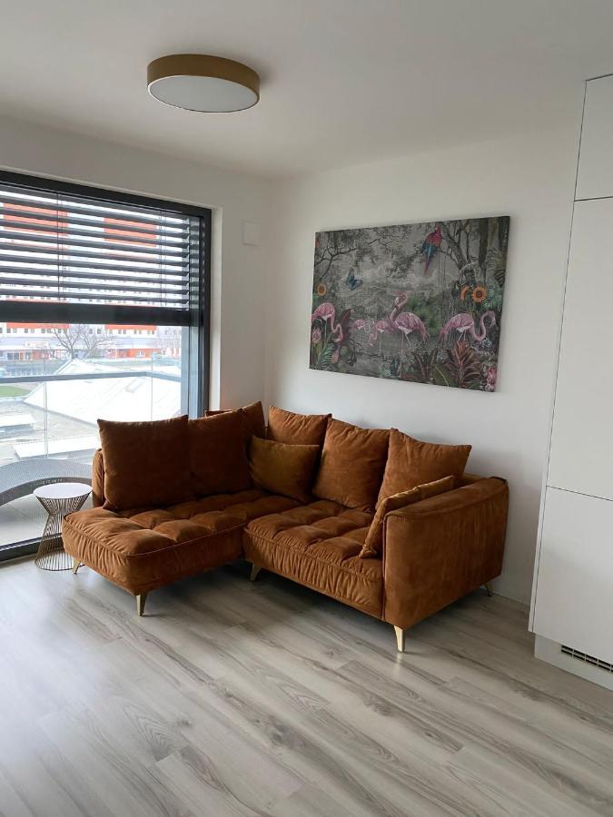 Ein Park Apartment With Free Parking Bratislava Bagian luar foto
