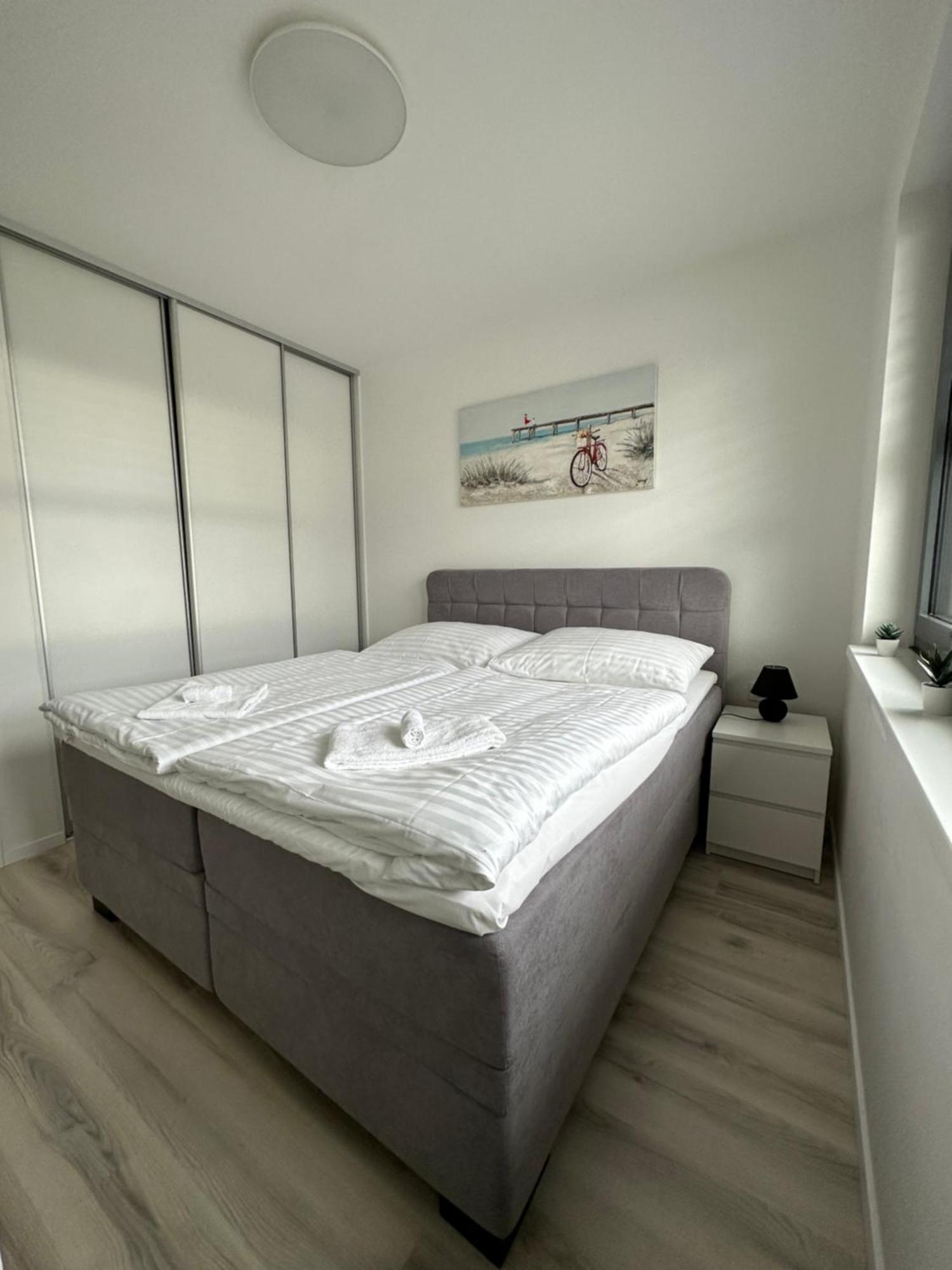 Ein Park Apartment With Free Parking Bratislava Bagian luar foto